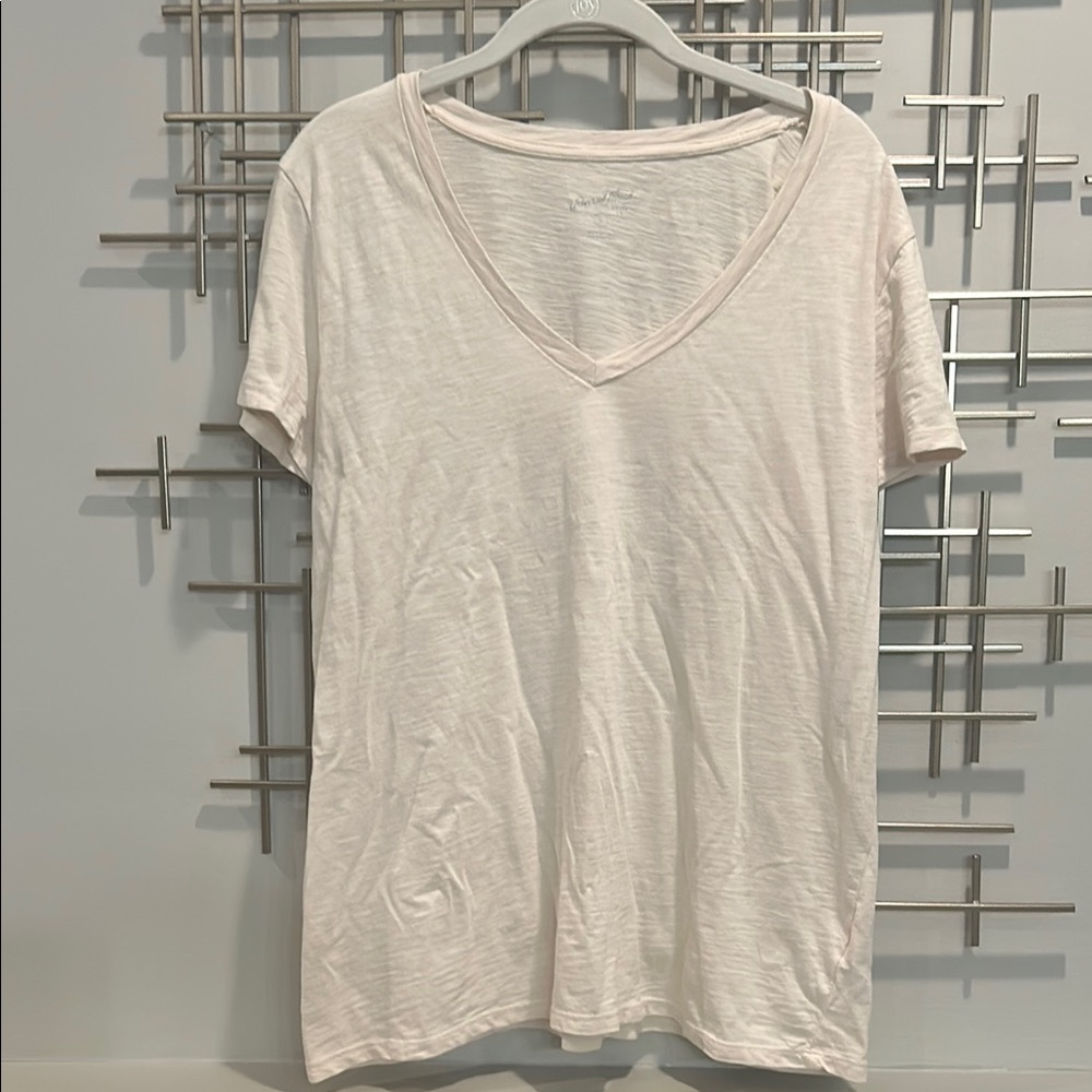 Universal Thread Cream V-Neck Tee
